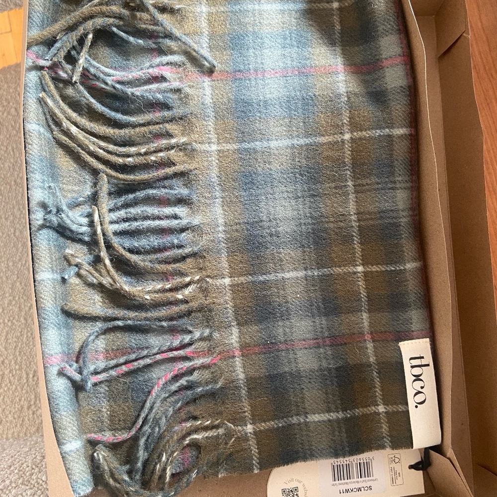 TBCO Lambswool scarf - Mackenzie tartan standard scarf NWT
